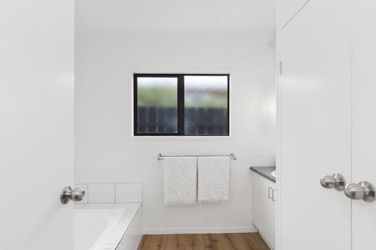 Photo of property in 32a Simpson Road, Papamoa Beach, Papamoa, 3118