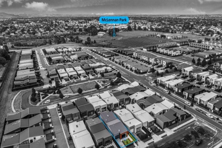 Photo of property in 6 Gallantry Crescent, Papakura, 2110