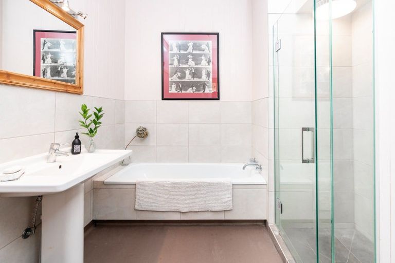 Photo of property in 4 Baring Street, Oriental Bay, Wellington, 6011