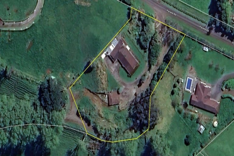Photo of property in 310 Paraite Road, Paraite, New Plymouth, 4373