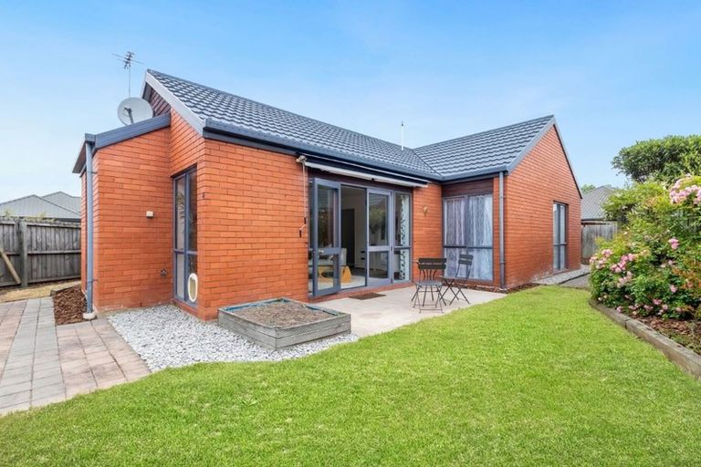 Photo of property in 1/27 Cardigan Bay Place, Addington, Christchurch, 8024