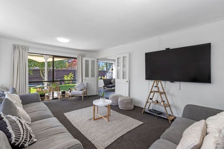 Photo of property in 64 Karnak Crescent, Russley, Christchurch, 8042
