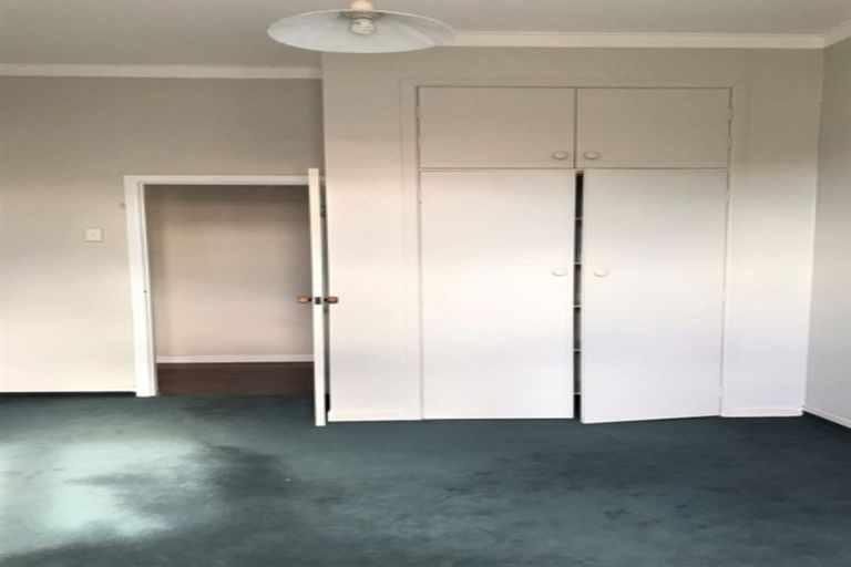 Photo of property in 34 Titirangi Road, New Lynn, Auckland, 0600