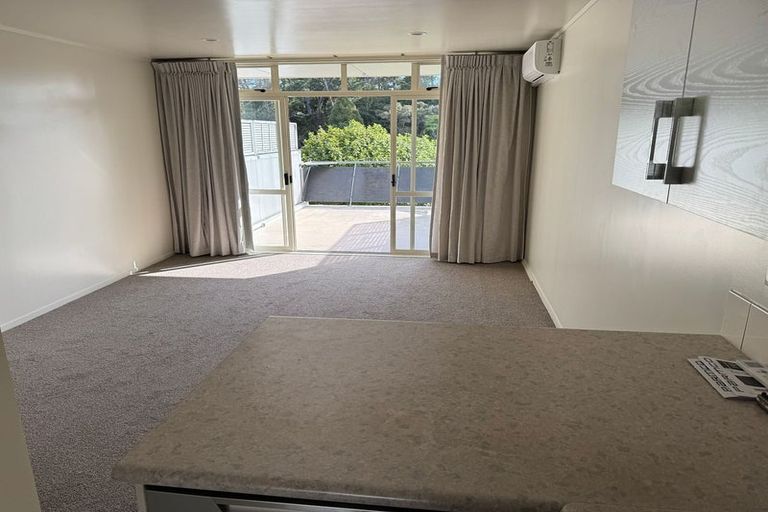 Photo of property in 3e/20 Ian Marwick Place, Birkenhead, Auckland, 0626