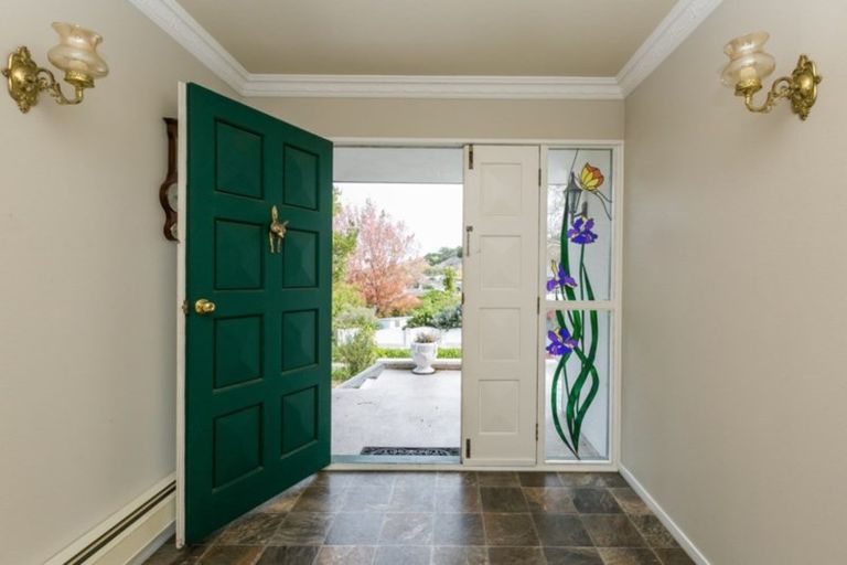 Photo of property in 2 Ewan Place, Taradale, Napier, 4112