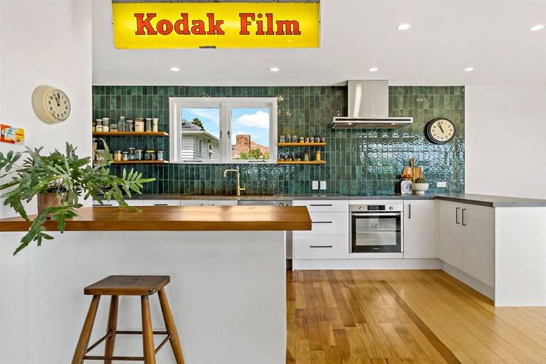 Photo of property in 119 Matipo Road, Te Atatu Peninsula, Auckland, 0610