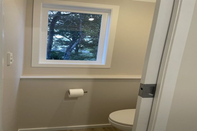 Photo of property in 57 Laingholm Drive, Laingholm, Auckland, 0604