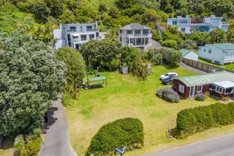 Photo of property in 129 Long Beach Road, Russell, 0202