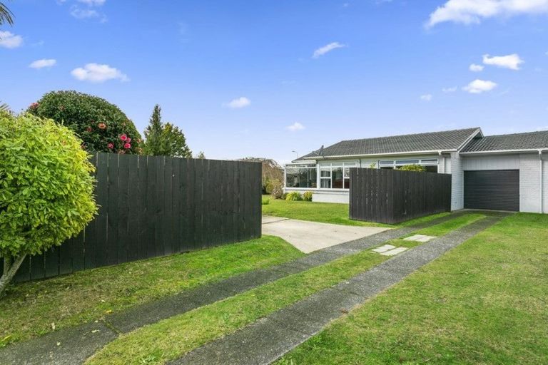 Photo of property in 2 Glading Place, St Andrews, Hamilton, 3200