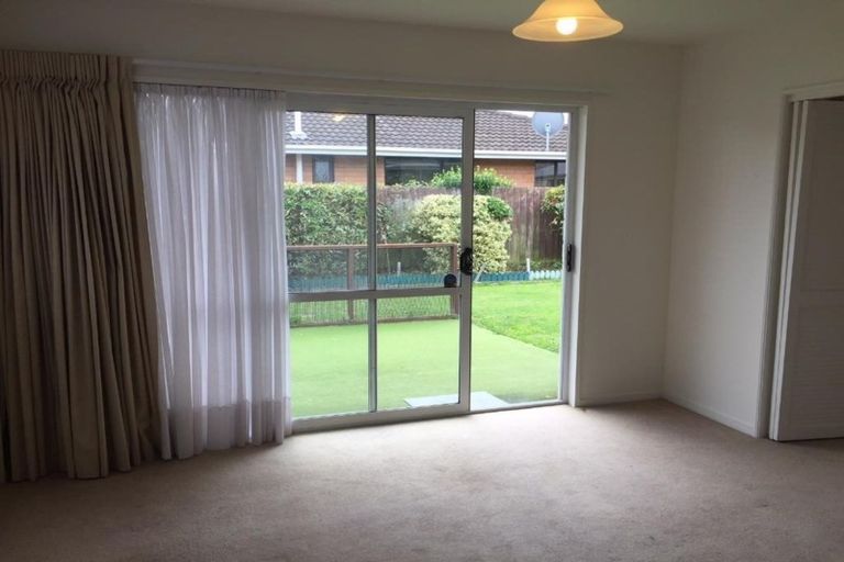 Photo of property in 2/161 Grahams Road, Burnside, Christchurch, 8053