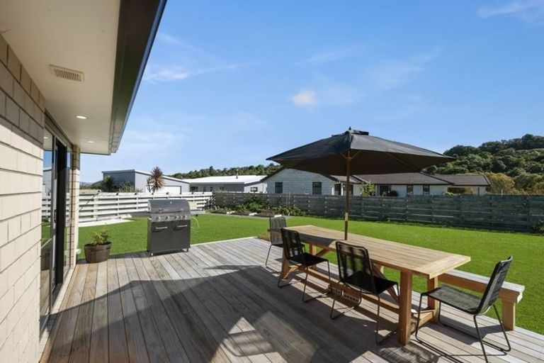 Photo of property in 27 Pukeko Way, Kinloch, Taupo, 3377