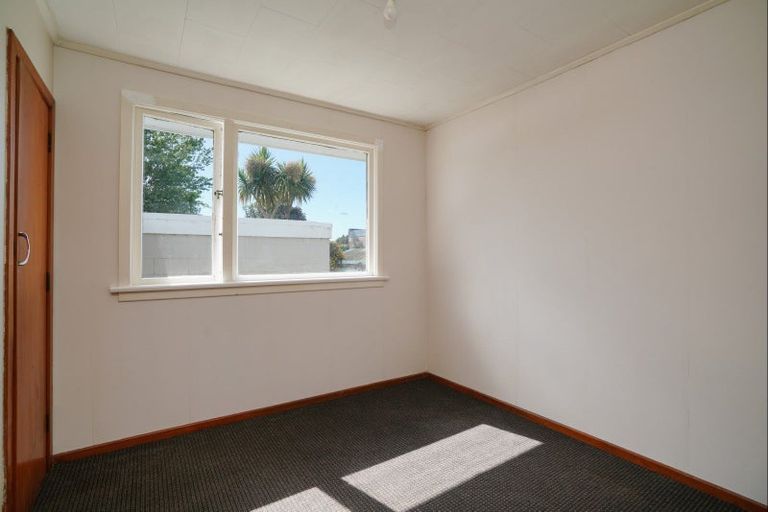 Photo of property in 15 Park Street, Winton, 9720