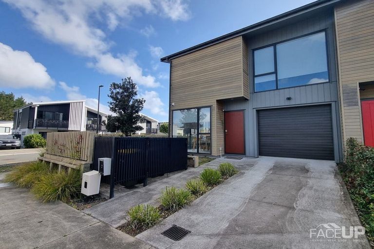 Photo of property in 2 Wai Place, Westgate, Auckland, 0614