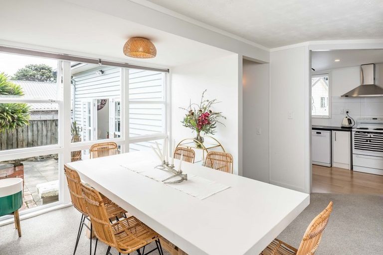 Photo of property in 53 Tiromoana Road, Raumati South, Paraparaumu, 5032