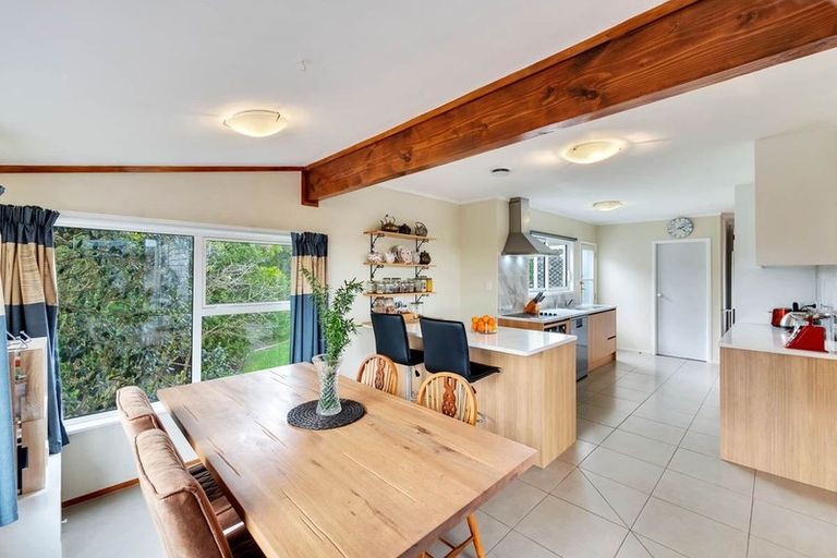 Photo of property in 4 Seabar Place, Glen Eden, Auckland, 0602