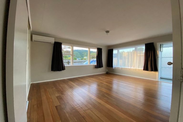 Photo of property in 20a Parera Grove, Heretaunga, Upper Hutt, 5018