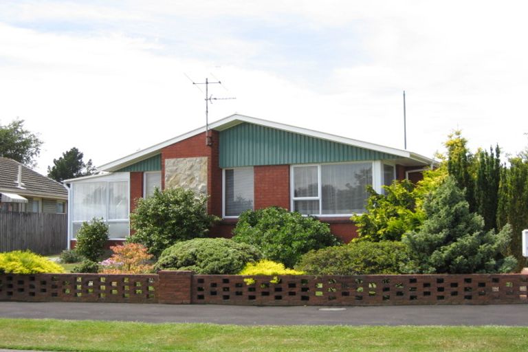 Photo of property in 22 Eglinton Street, Avondale, Christchurch, 8061