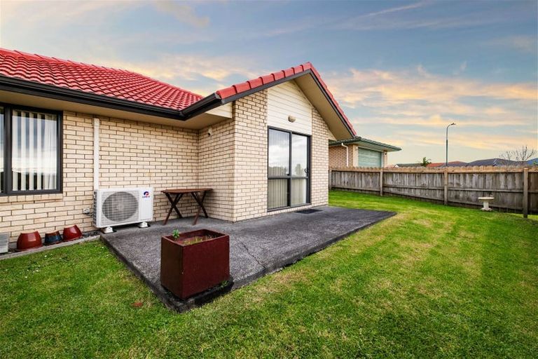 Photo of property in 1 Chardonnay Rise, Henderson, Auckland, 0612