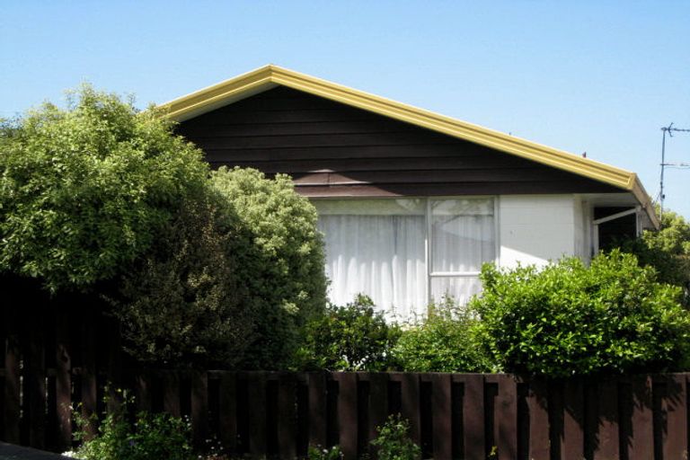 Photo of property in 1/14 Salford Avenue, Redwood, Christchurch, 8051
