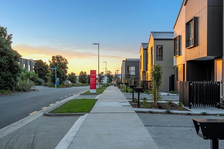 Photo of property in 14 Waka Moana Drive, Hobsonville, 0616