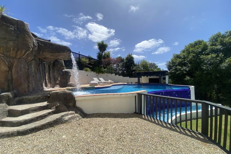 Photo of property in 9 Laingrange Place, Laingholm, Auckland, 0604