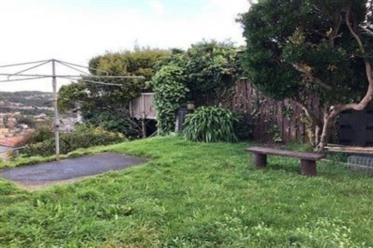 Photo of property in 21 Seatoun Heights Road, Miramar, Wellington, 6022