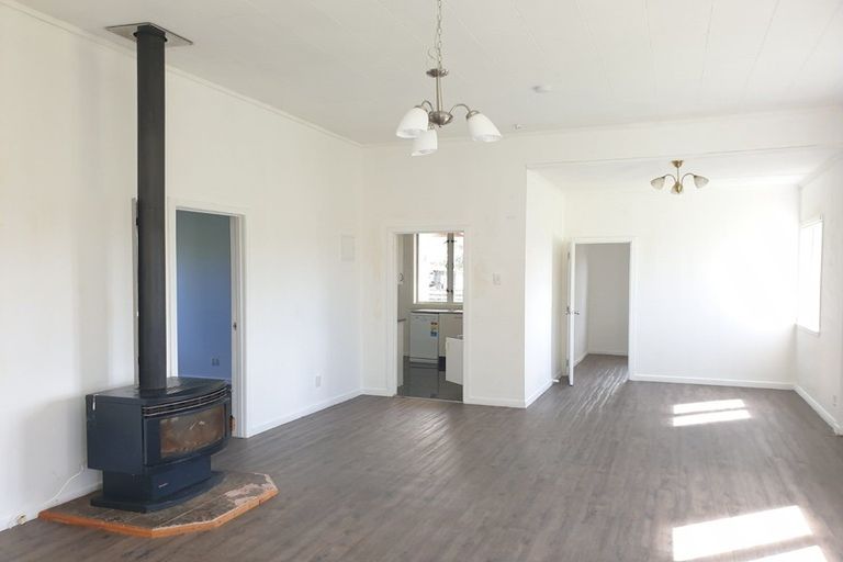 Photo of property in 130 Te Pua School Road, Helensville, 0875