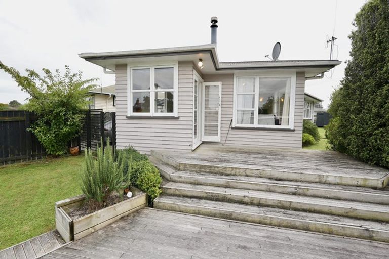 Photo of property in 28 Kaituna Street, Milson, Palmerston North, 4414