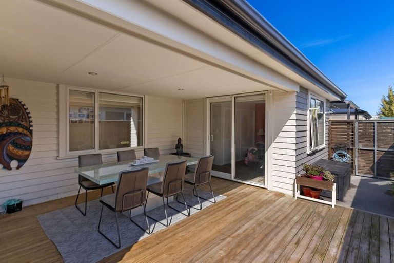 Photo of property in 17 Pounamu Place, Pegasus, 7612