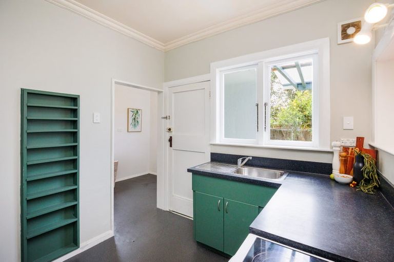 Photo of property in 8 Guy Avenue, Takaro, Palmerston North, 4410