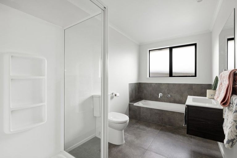 Photo of property in 20 Moira Close, Welcome Bay, Tauranga, 3175