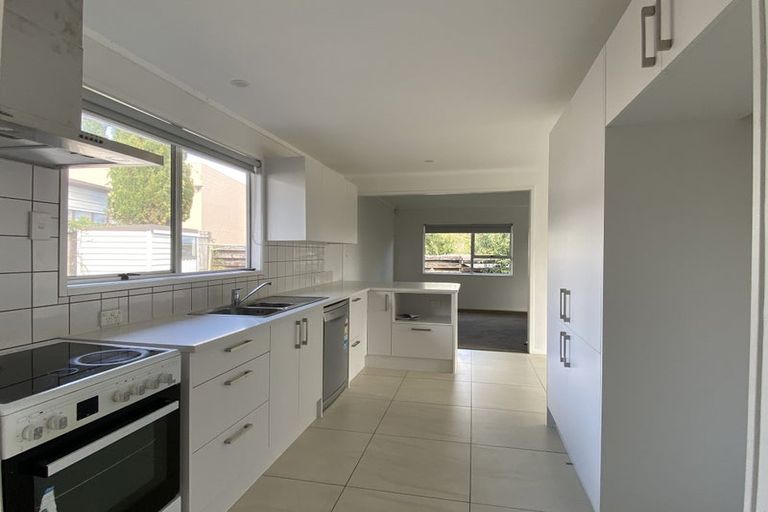 Photo of property in 69 Marendellas Drive, Bucklands Beach, Auckland, 2014