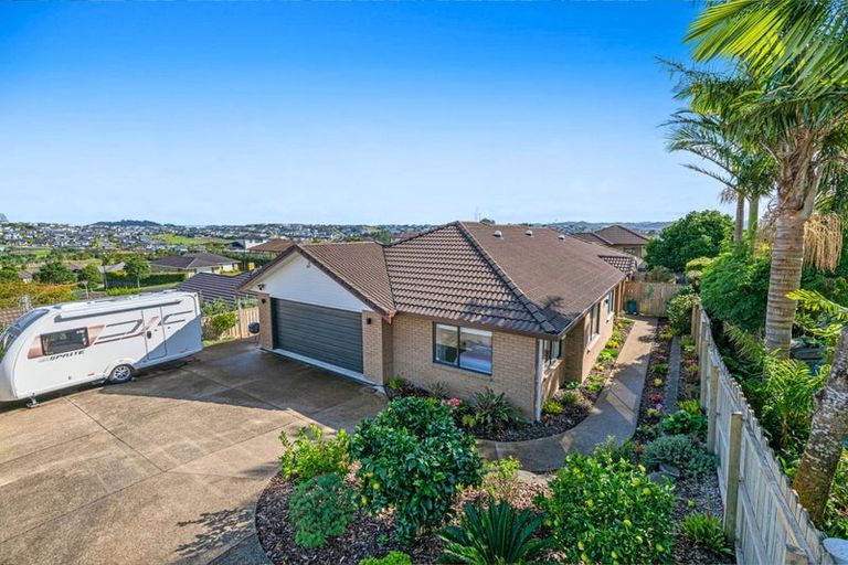 Photo of property in 14 Seamount Drive, Red Beach, 0932