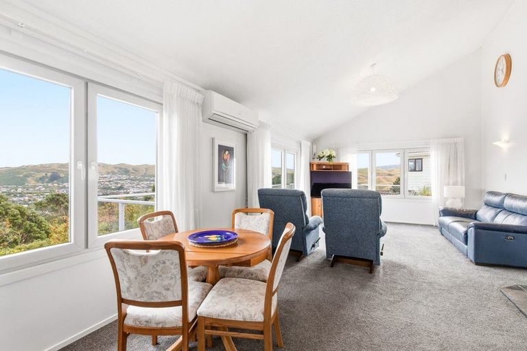 Photo of property in 5 Trinidad Crescent, Grenada Village, Wellington, 6037