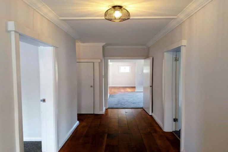 Photo of property in 16 Gaine Street, New Plymouth, 4310