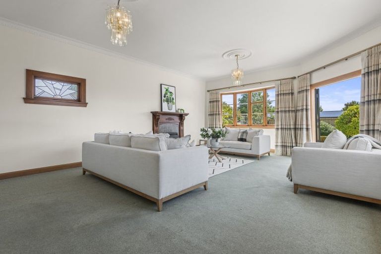 Photo of property in 35 Manapouri Crescent, Hokowhitu, Palmerston North, 4410