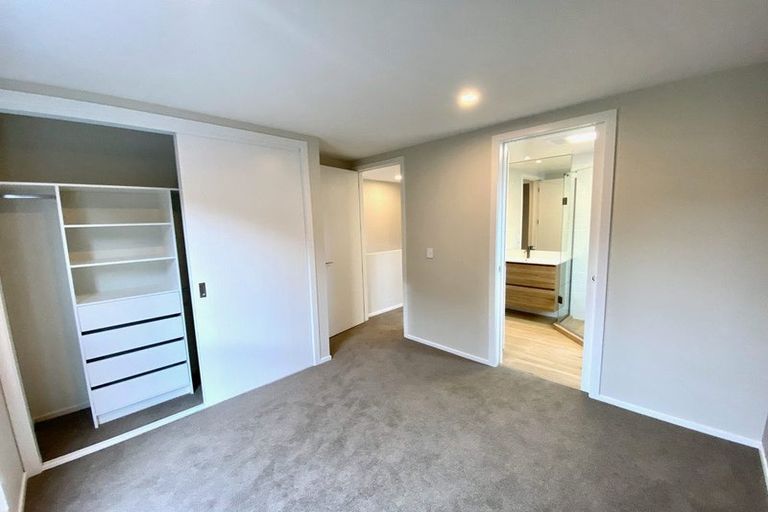 Photo of property in 41a Camelot Place, Glenfield, Auckland, 0629