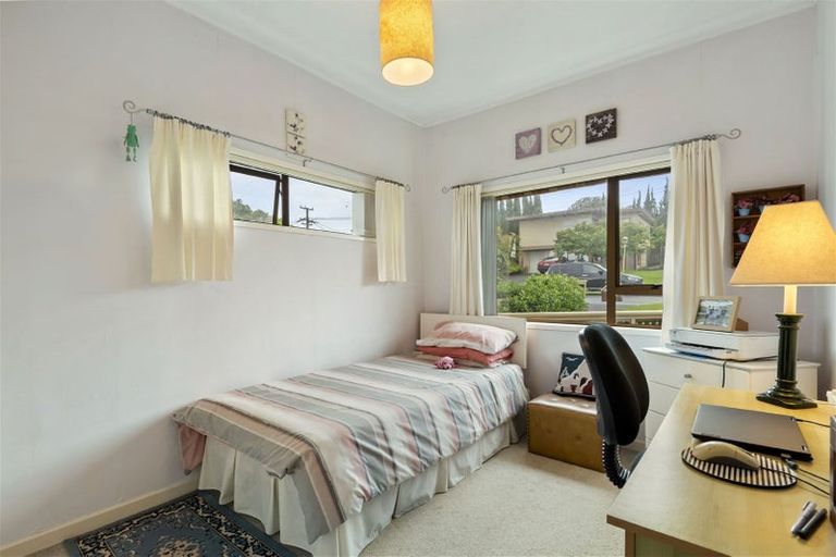 Photo of property in 1/10 Kiteroa Terrace, Rothesay Bay, Auckland, 0630