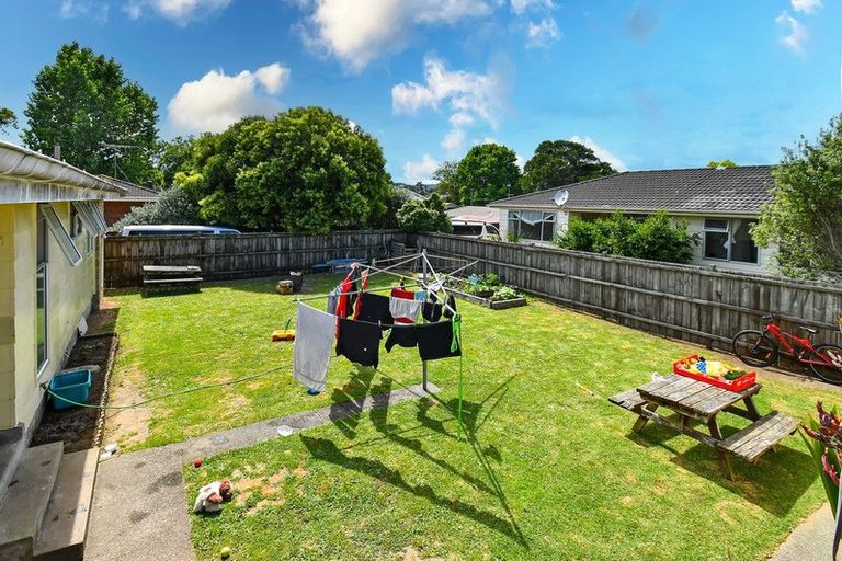 Photo of property in 91 Arimu Road, Papakura, 2110