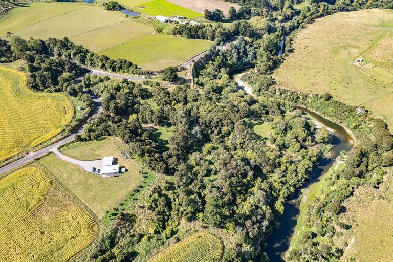 Photo of property in 1597 Turakina Valley Road, Marton, Whanganui, 4581