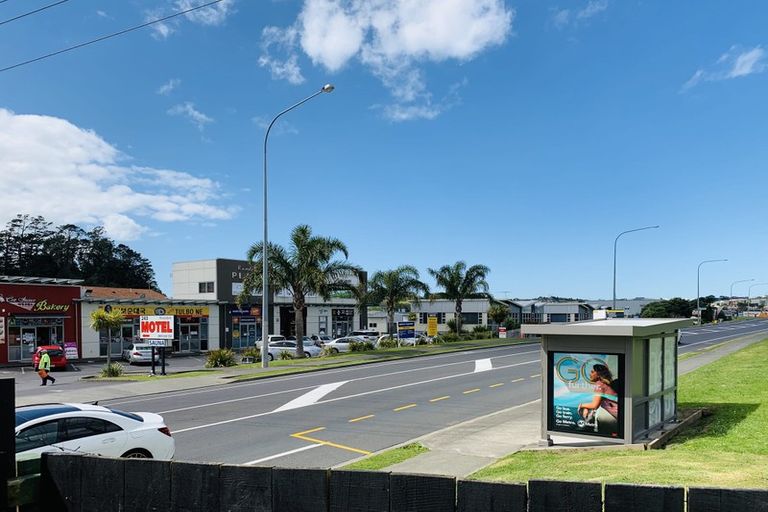 Photo of property in 16 Jade Court, Rosedale, Auckland, 0632