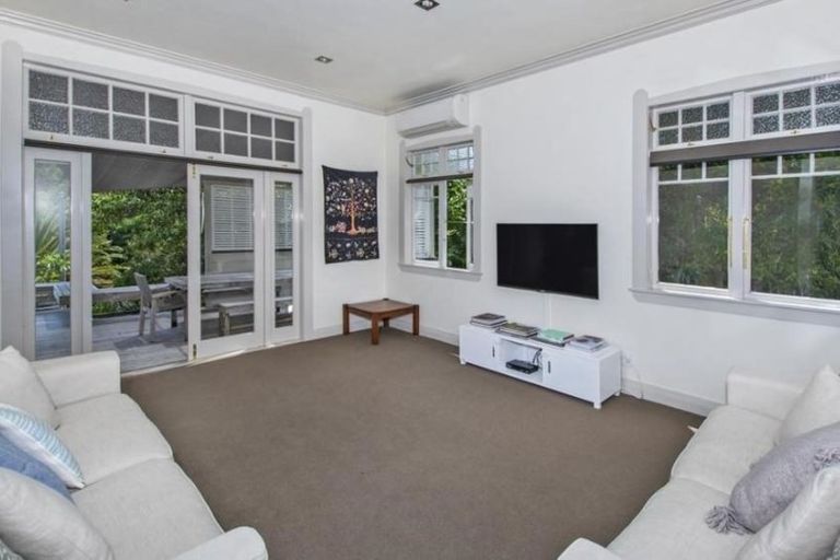 Photo of property in 8 School Lane, Regent, Whangarei, 0112