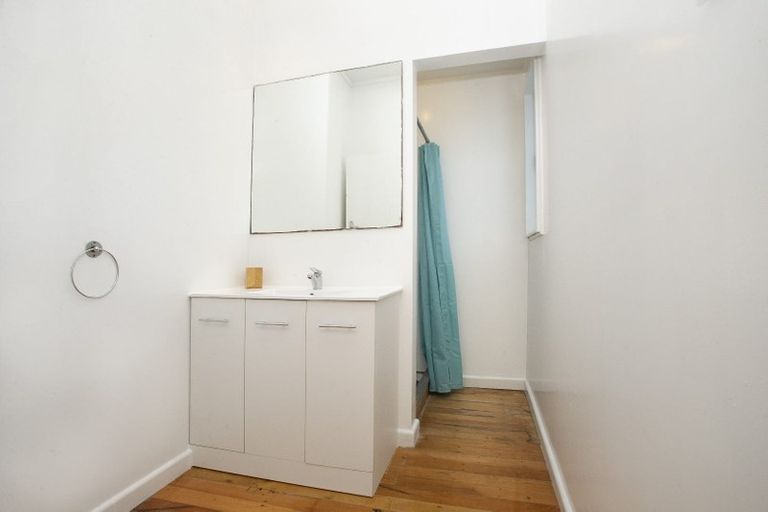 Photo of property in 23a Paparoa Road, Cockle Bay, Auckland, 2014