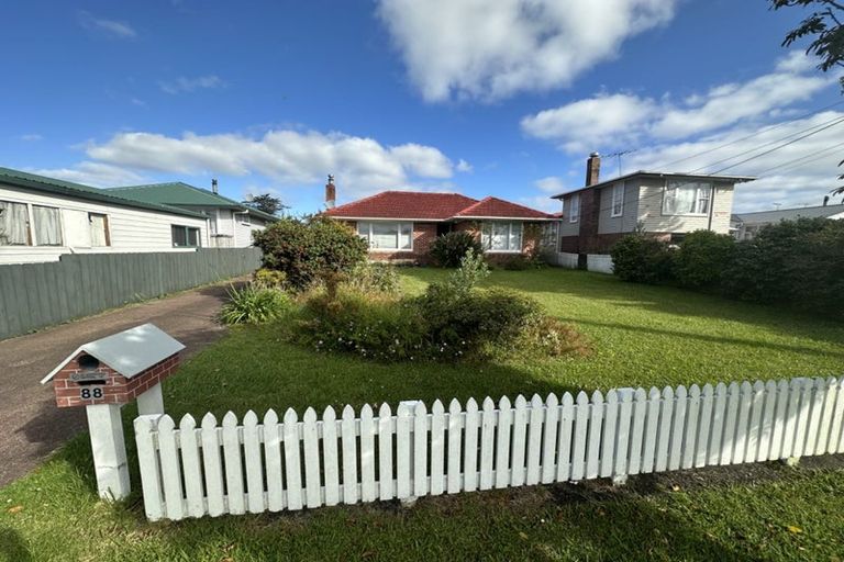 Photo of property in 88 Seymour Road, Sunnyvale, Auckland, 0612