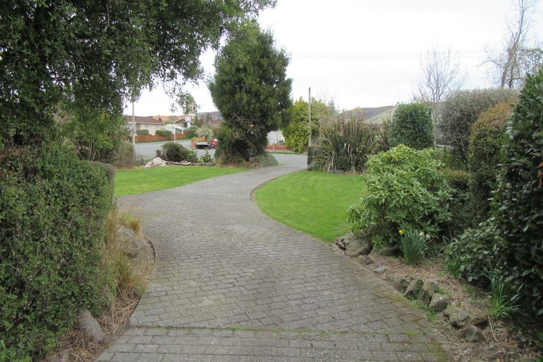 Photo of property in 12 Oxford Street, Waimate, 7924