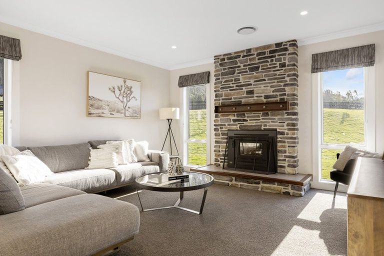 Photo of property in 7 Lochinvar Lane, Acacia Bay, Taupo, 3385