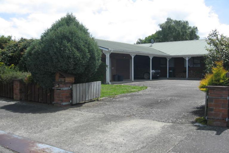 Photo of property in 24 Huxley Street, Pahiatua, 4910