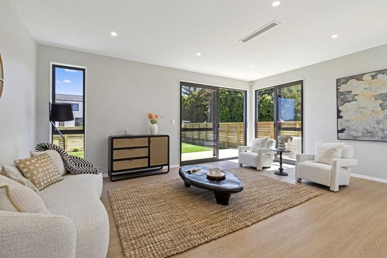 Photo of property in 46 Paretao Street, Massey, 0614