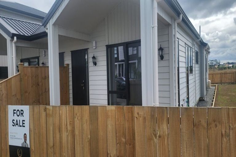 Photo of property in 25 Kapeta Lane, Karaka, 2113