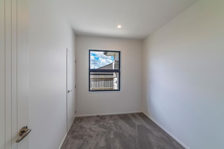 Photo of property in 18 Parton Road, Pukekohe, 2120